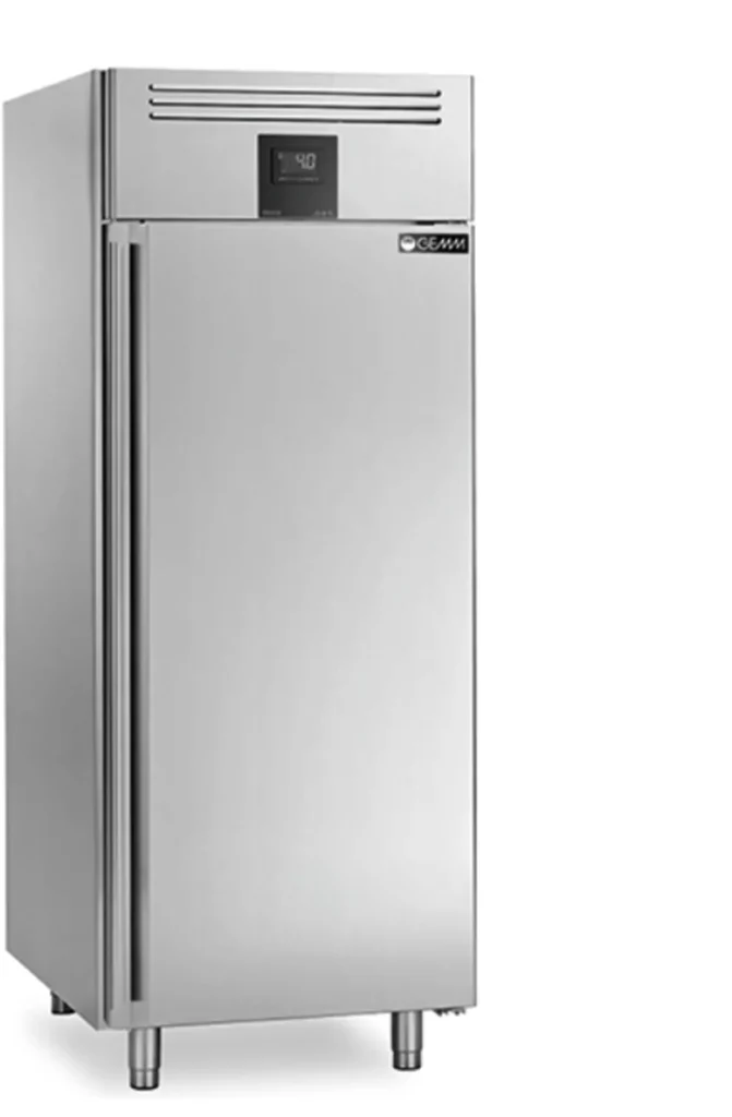 Indispensável para qualquer profissional de pastelaria
Painel de controlo permite a monotorização constante da temperatura dentro do armário
A ventilação indirecta garante não comprometer as características do produto
Inteiramente em aço inoxidável com isolamento de 70 mm de espessura
Para Tabuleiros 600x400mm ou 600x800mm