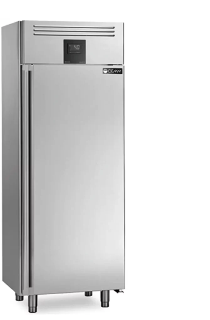 Indispensável para qualquer profissional de pastelaria
Painel de controlo permite a monotorização constante da temperatura dentro do armário
A ventilação indirecta garante não comprometer as características do produto
Inteiramente em aço inoxidável com isolamento de 70 mm de espessura
Para Tabuleiros 600x400mm